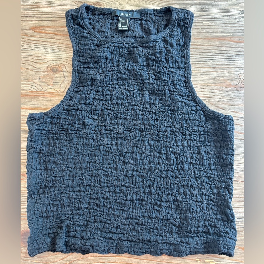 Forever 21 Textured Black Sleeveless Crop Top Size S